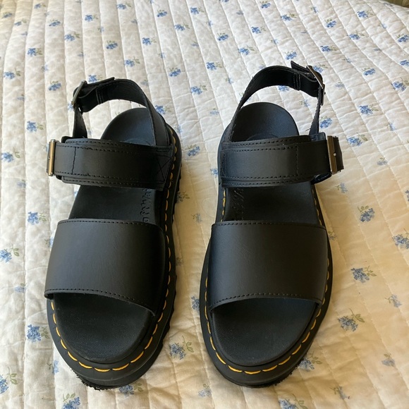 Dr. Martens Voss sandal 🥰 - Picture 2 of 10